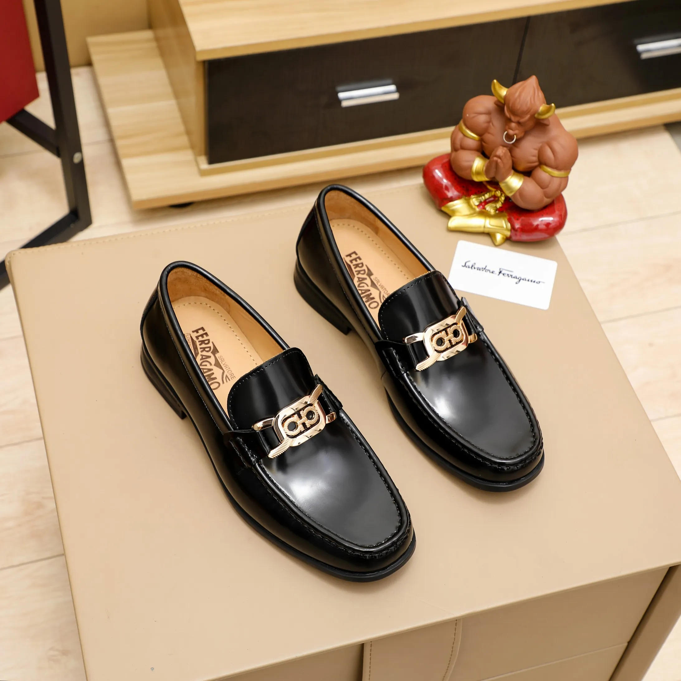 Men's clothing and shoes 💰460 🔥Ferragamo's new men's casual slip-on shoes🇨🇳Official website original 1:1 mold opening, original quality💯Fine workmanship, high-end luxury☘The upper is made of imported Italian first-layer cowhide🌴Luxury🐂leather lining🍓Rubber wear-resistant and non-slip outsole, breathable and comfortable to wear🍍The first choice for high-end men, black, size 38-45